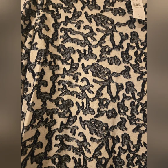 NWT Loft Blue and White Textured Women's Long Sleeved Top - Picture 4 of 7